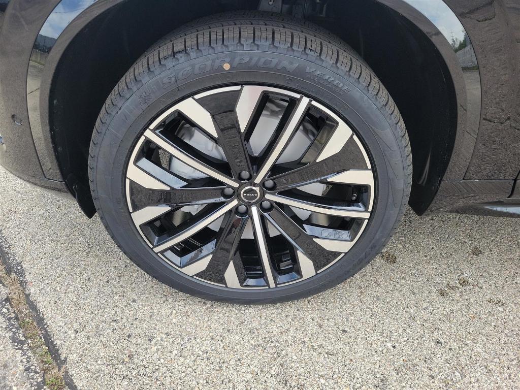 new 2025 Volvo XC90 car, priced at $69,155