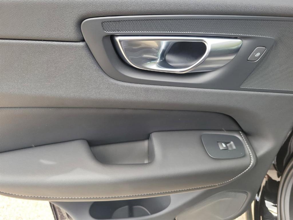 new 2025 Volvo XC60 car, priced at $60,660