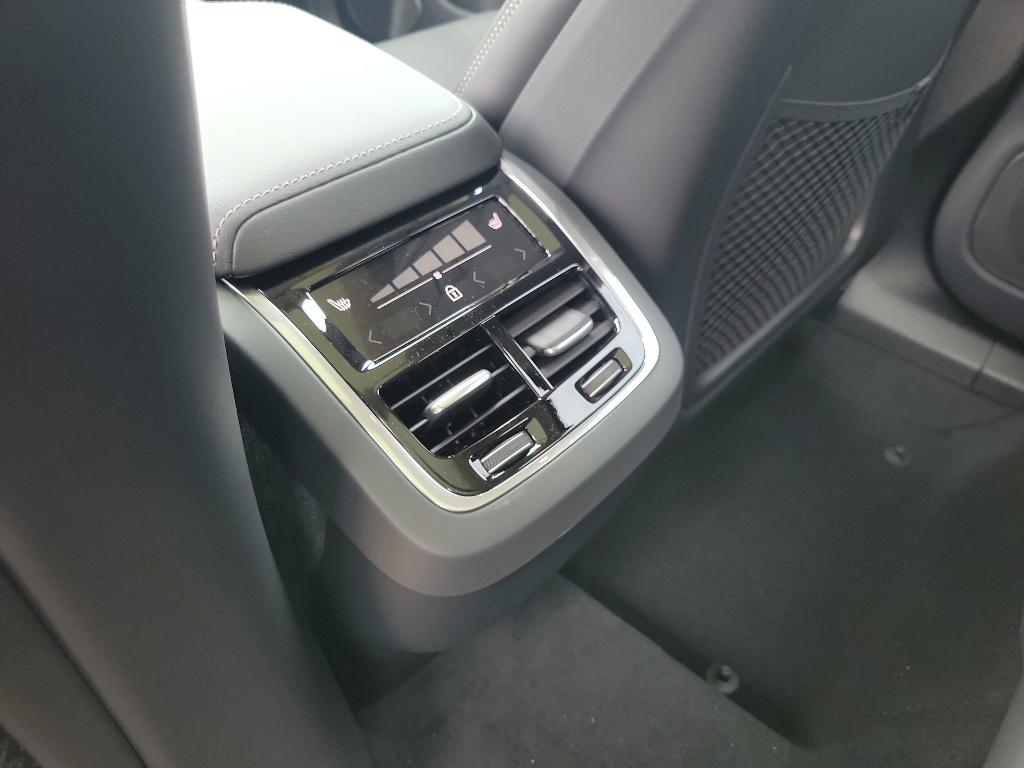 new 2025 Volvo XC60 car, priced at $60,660