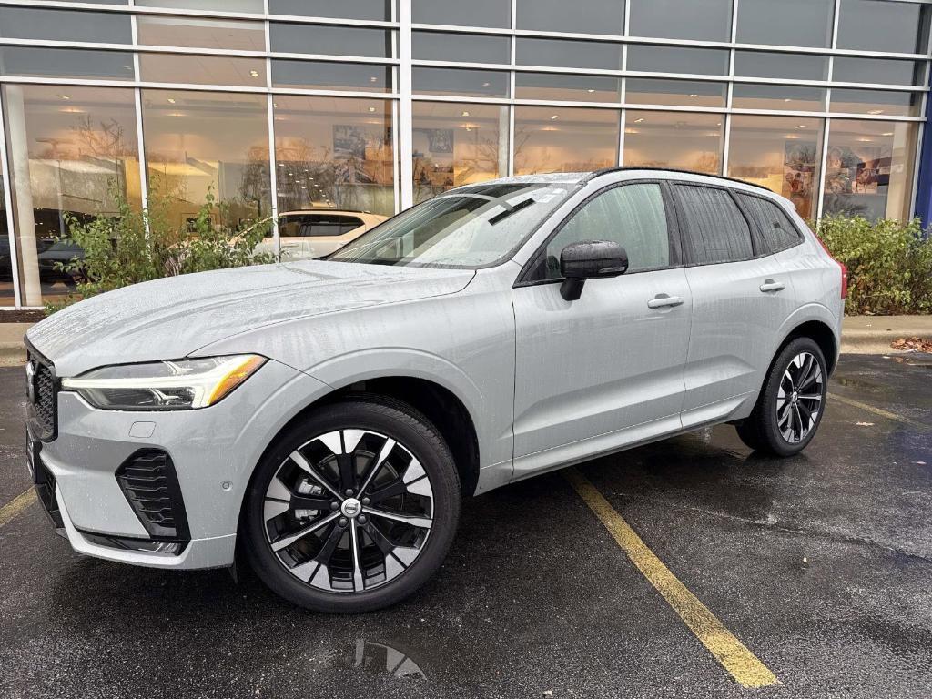 used 2025 Volvo XC60 car, priced at $40,991