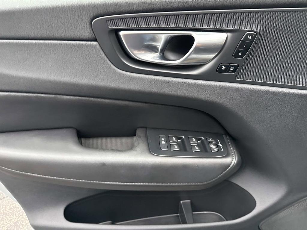 used 2025 Volvo XC60 car, priced at $40,991