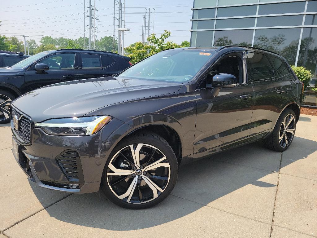 new 2025 Volvo XC60 car, priced at $61,025