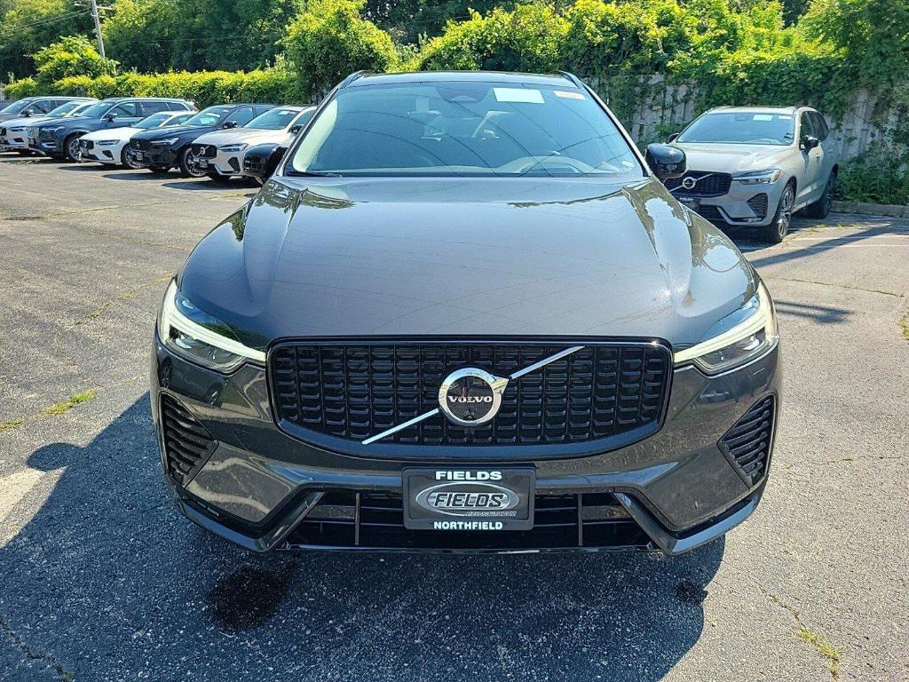 new 2025 Volvo XC60 car, priced at $61,025