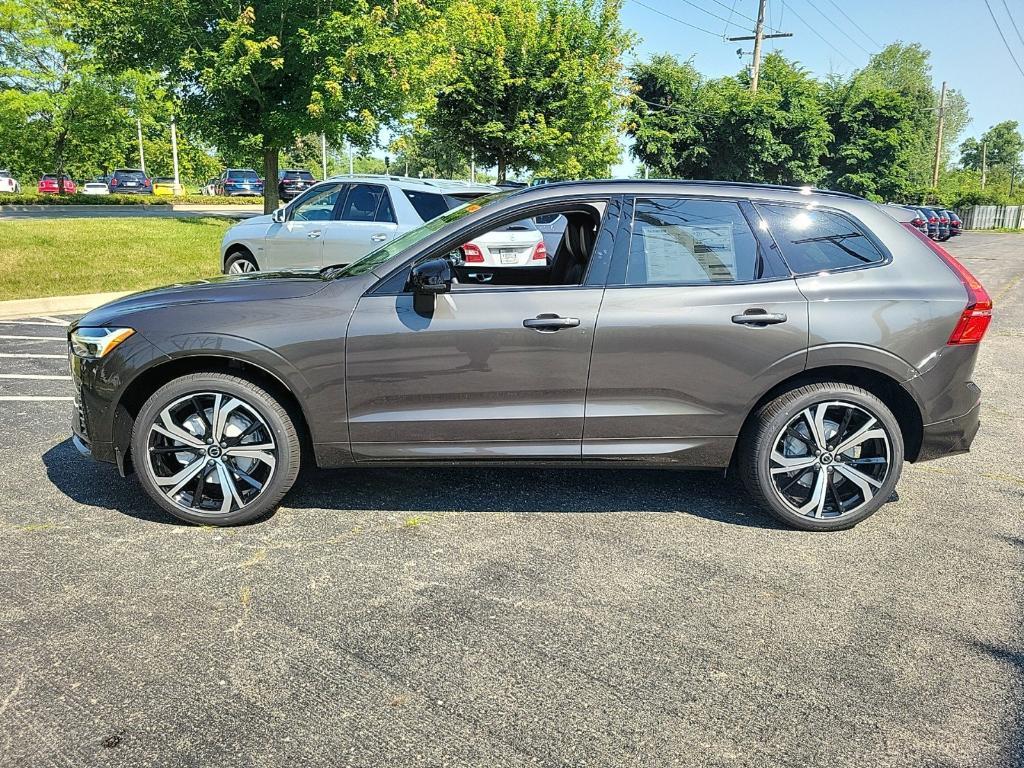 new 2025 Volvo XC60 car, priced at $61,025