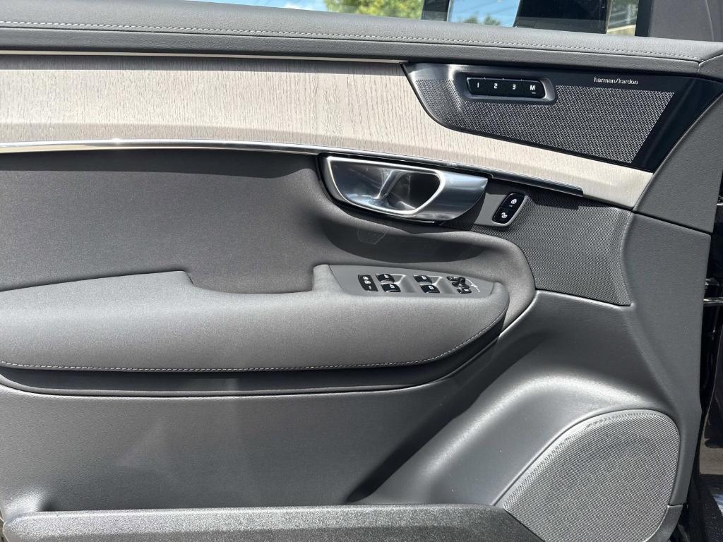 new 2026 Volvo XC90 car, priced at $75,155