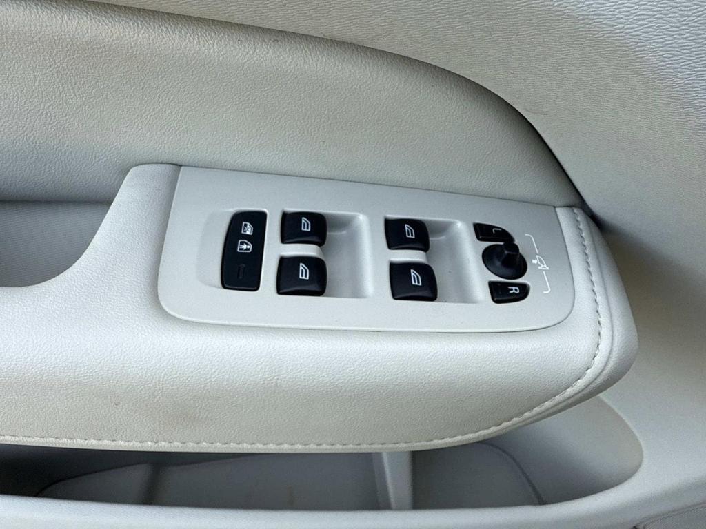 used 2023 Volvo XC60 car, priced at $39,991