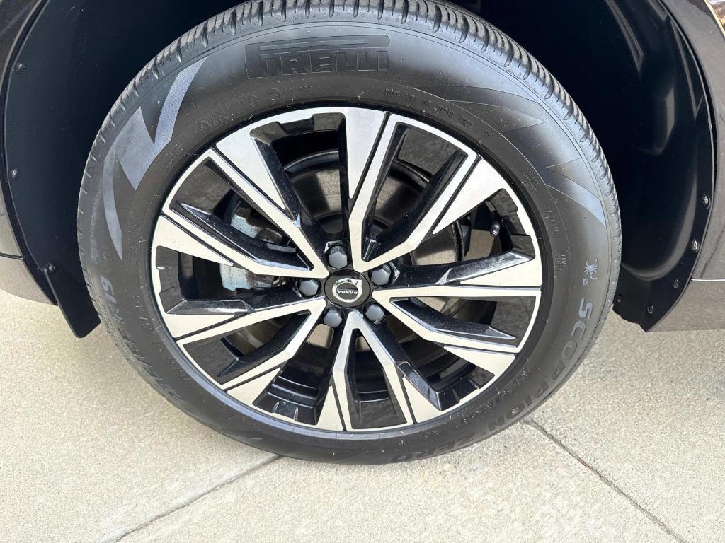 used 2023 Volvo XC60 car, priced at $39,991