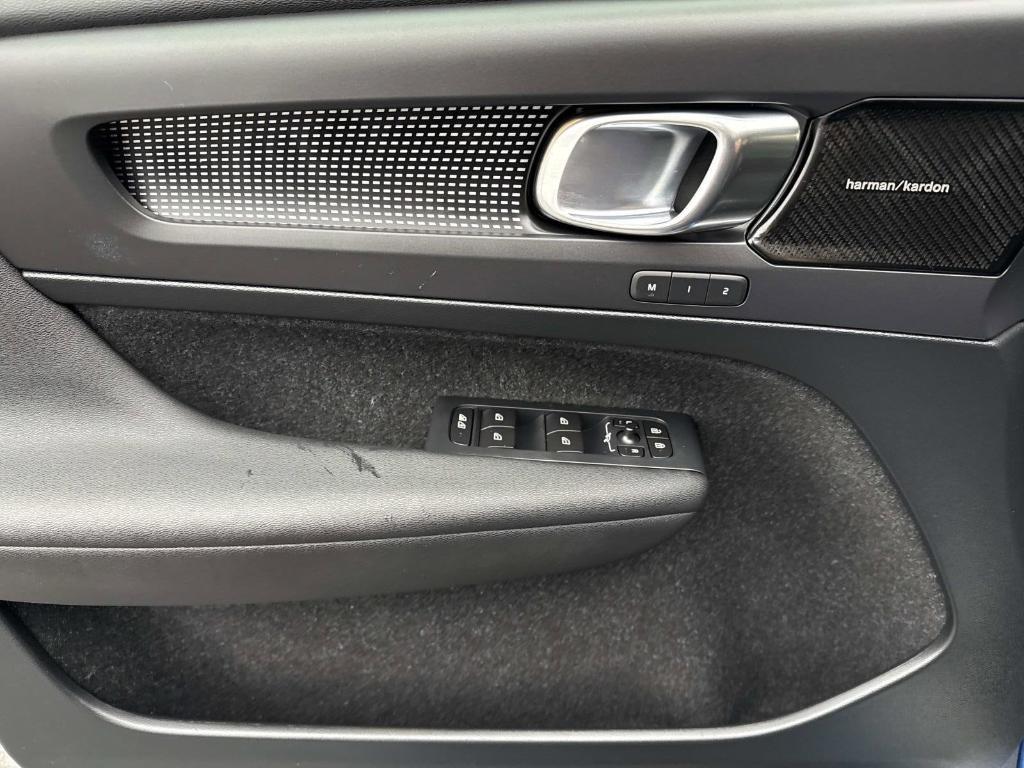 used 2019 Volvo XC40 car, priced at $25,991