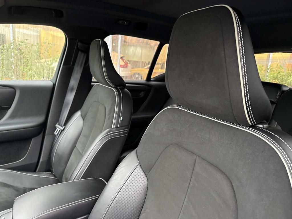 used 2019 Volvo XC40 car, priced at $25,991