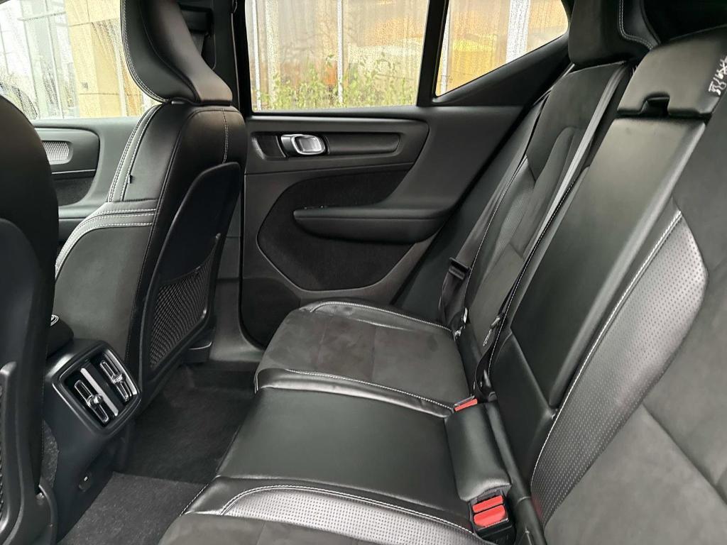 used 2019 Volvo XC40 car, priced at $25,991