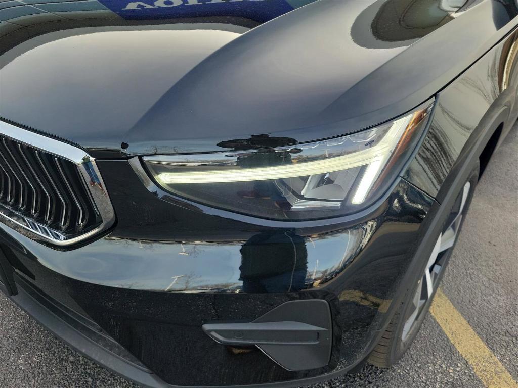 new 2025 Volvo XC40 car, priced at $46,035