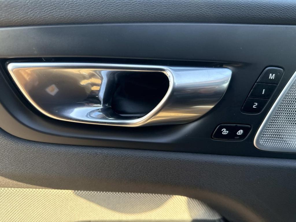 used 2022 Volvo XC60 car, priced at $36,991