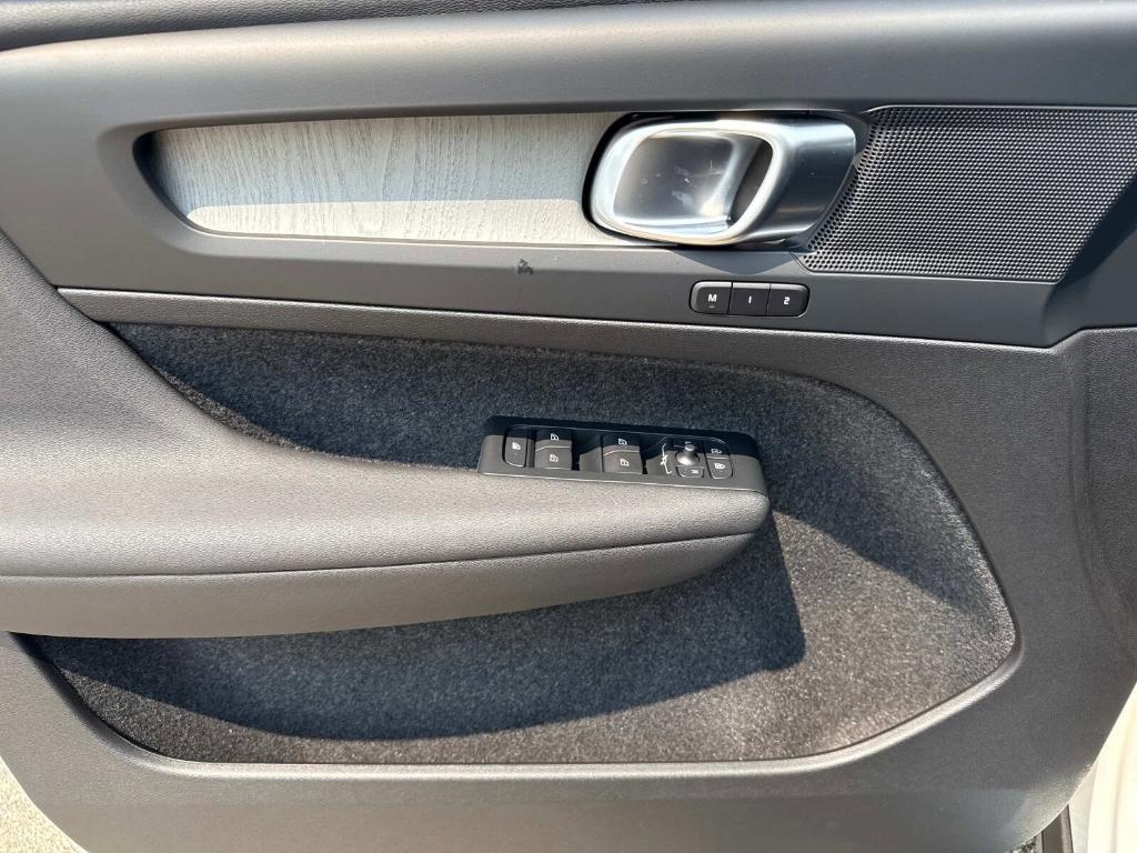 new 2026 Volvo XC40 car, priced at $50,375