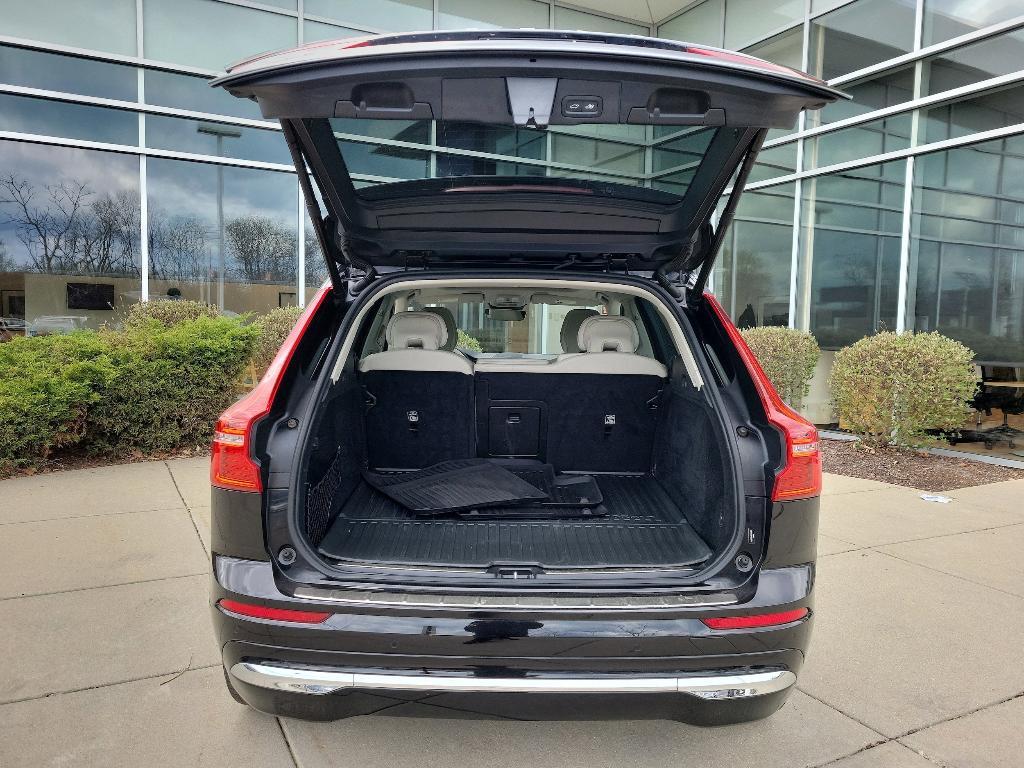 used 2022 Volvo XC60 Recharge Plug-In Hybrid car, priced at $42,989