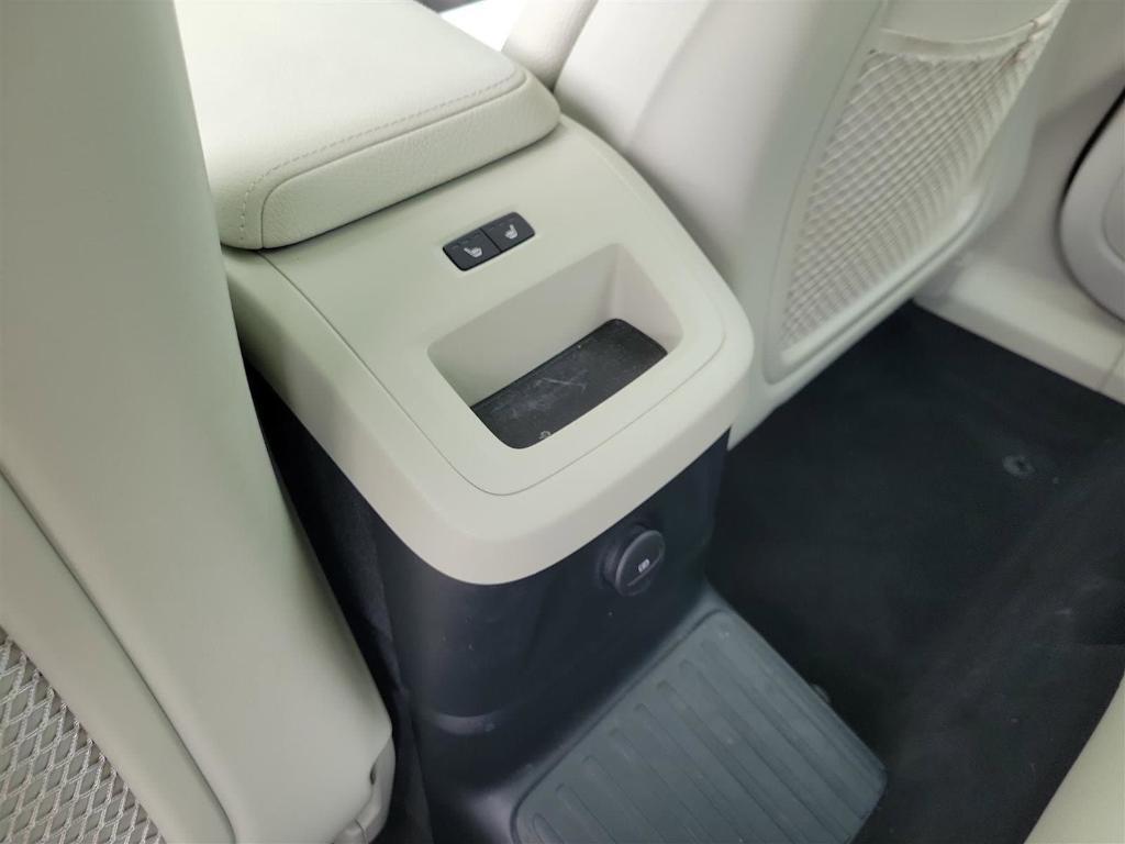 used 2022 Volvo XC60 Recharge Plug-In Hybrid car, priced at $35,911