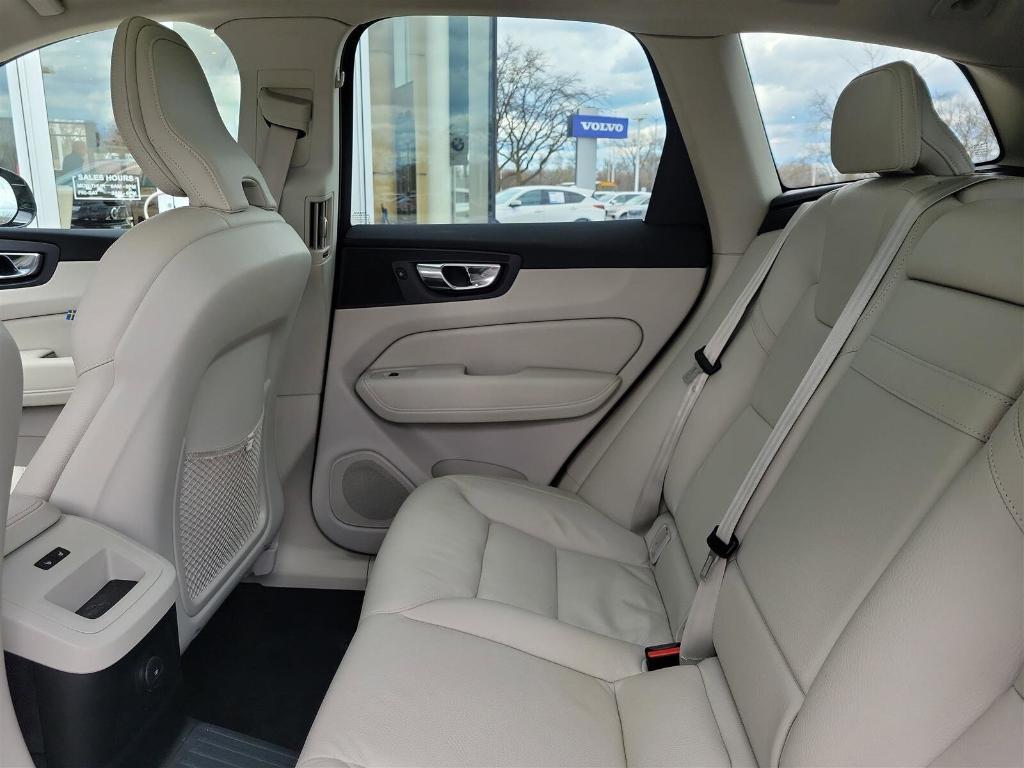 used 2022 Volvo XC60 Recharge Plug-In Hybrid car, priced at $35,911