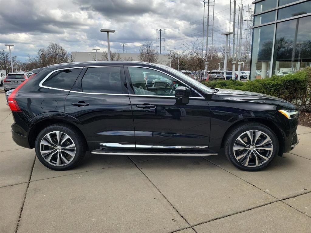 used 2022 Volvo XC60 Recharge Plug-In Hybrid car, priced at $35,911