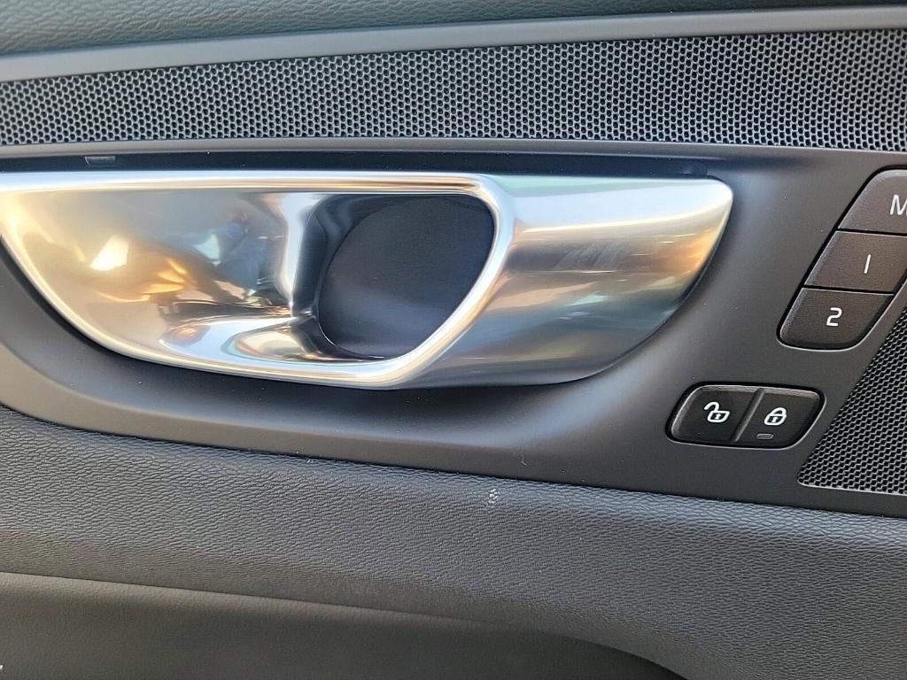 new 2025 Volvo XC60 Plug-In Hybrid car, priced at $61,705