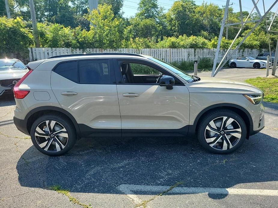 new 2025 Volvo XC40 car, priced at $50,025