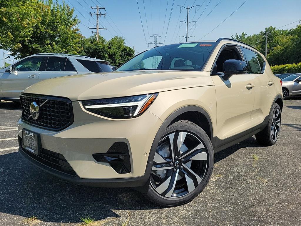 new 2025 Volvo XC40 car, priced at $50,025