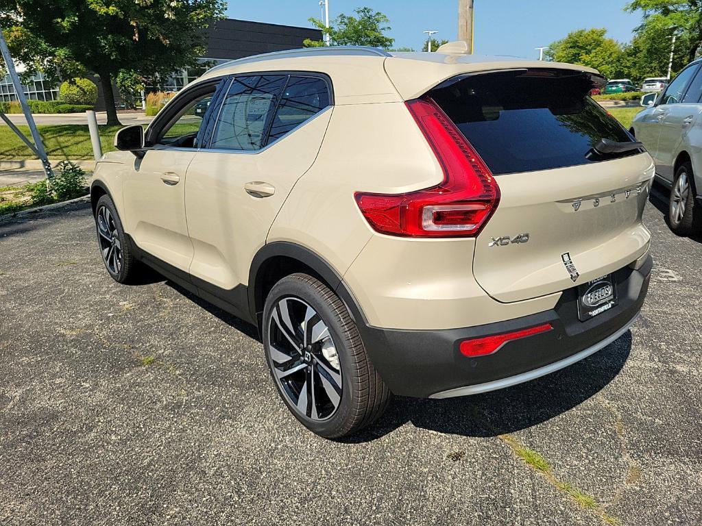 new 2025 Volvo XC40 car, priced at $50,025