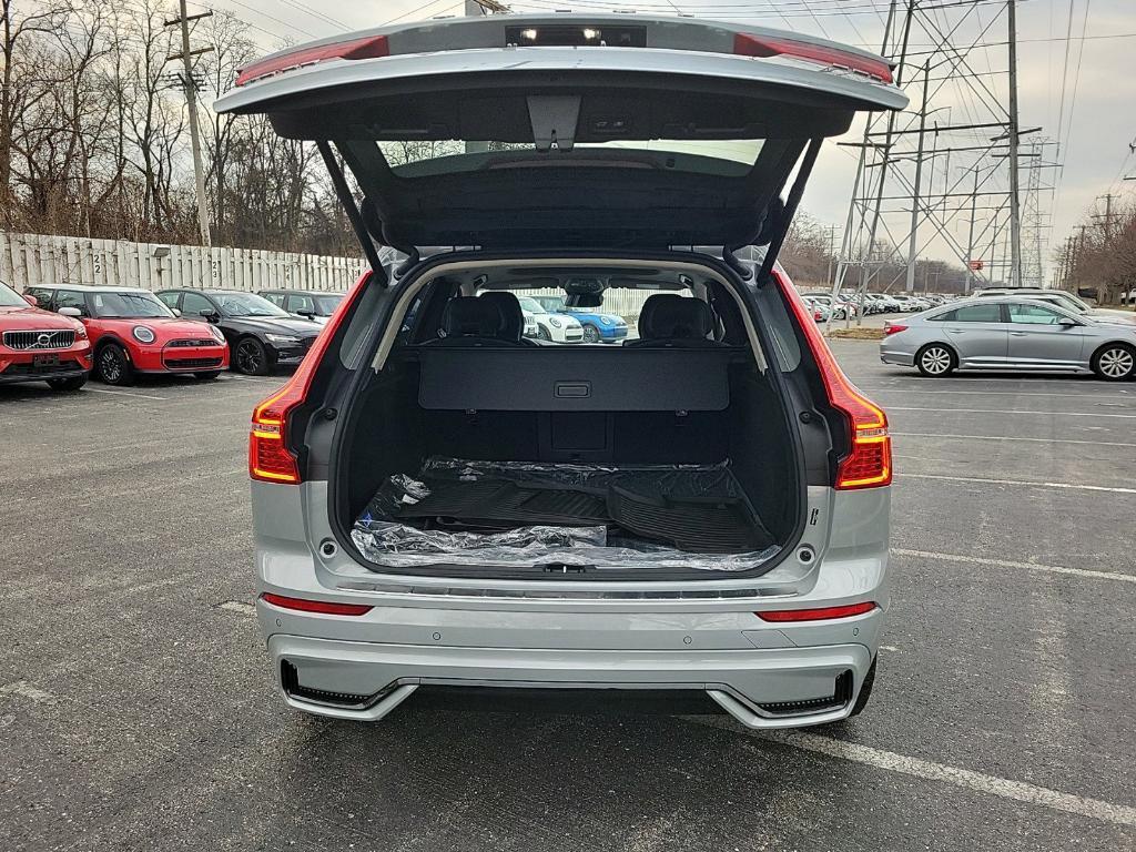 new 2025 Volvo XC60 car, priced at $55,725