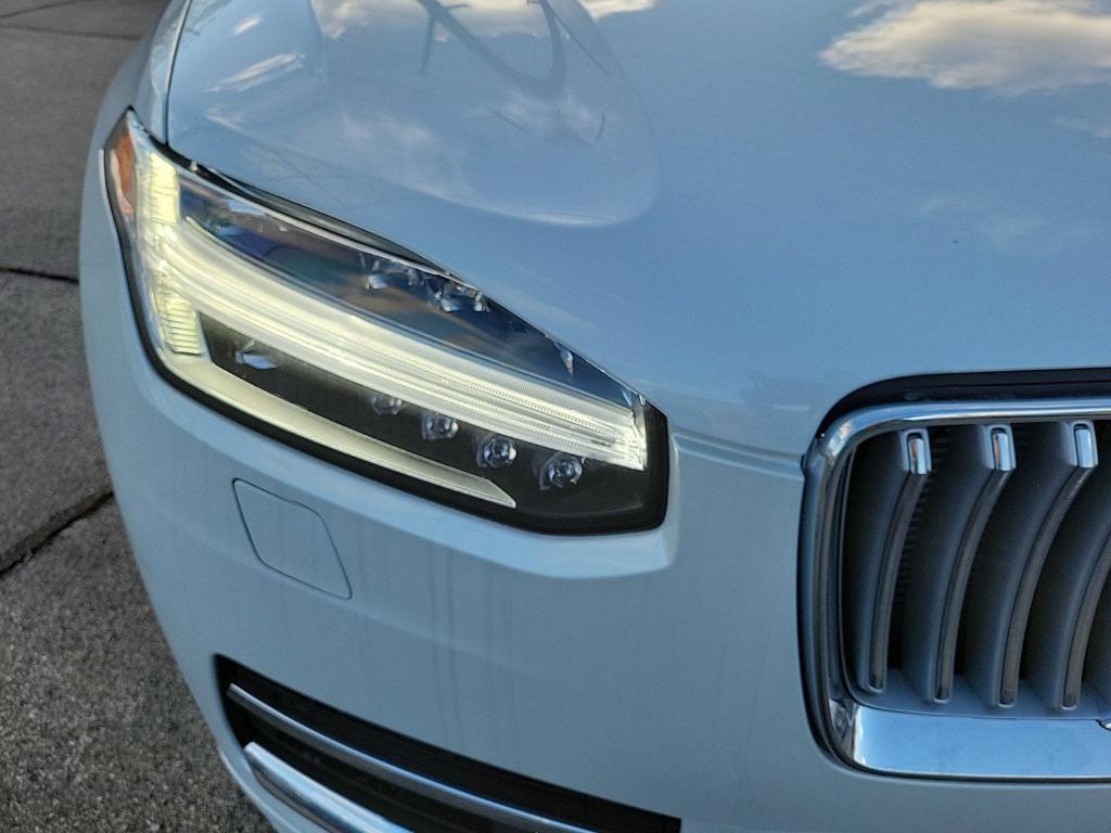 new 2025 Volvo XC90 car, priced at $70,040