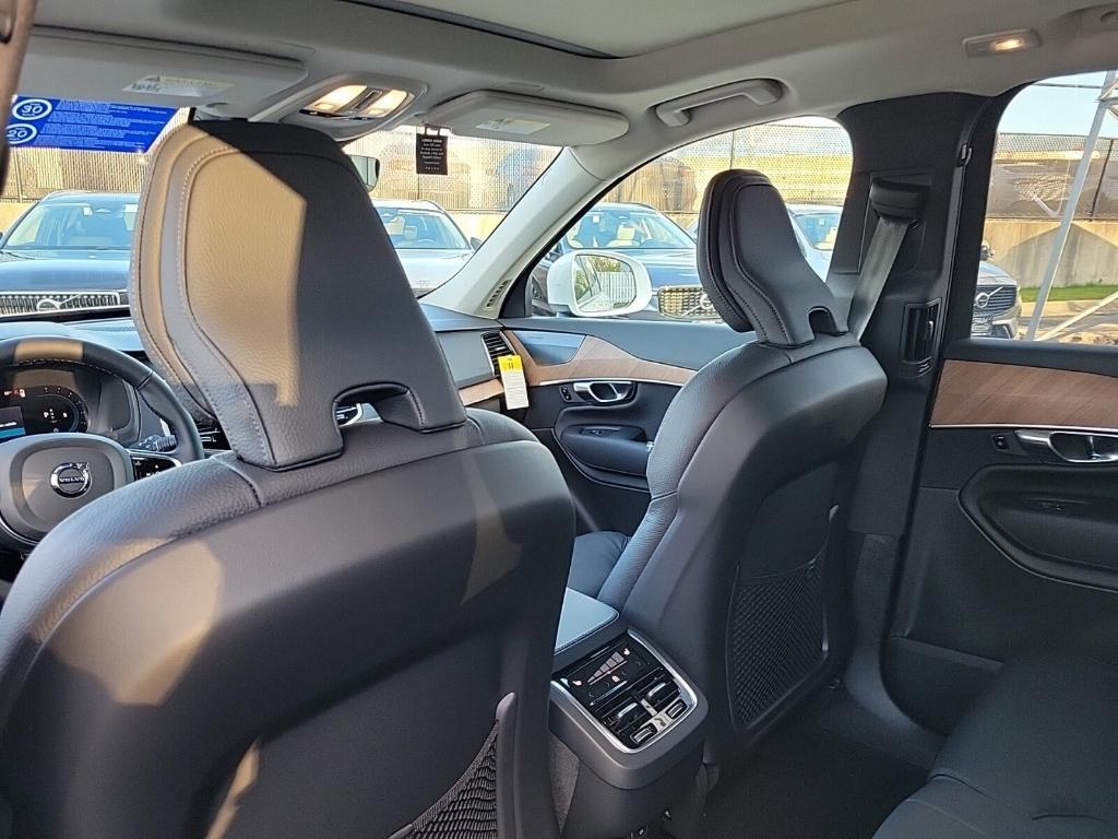 new 2025 Volvo XC90 car, priced at $70,040