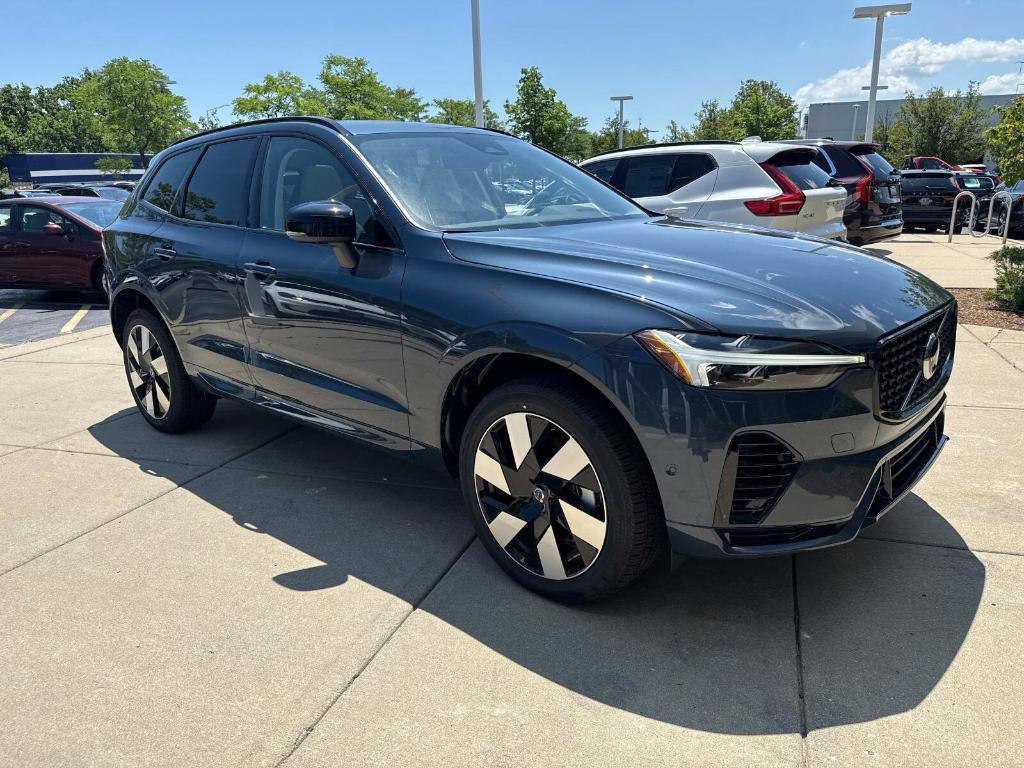 new 2025 Volvo XC60 Plug-In Hybrid car