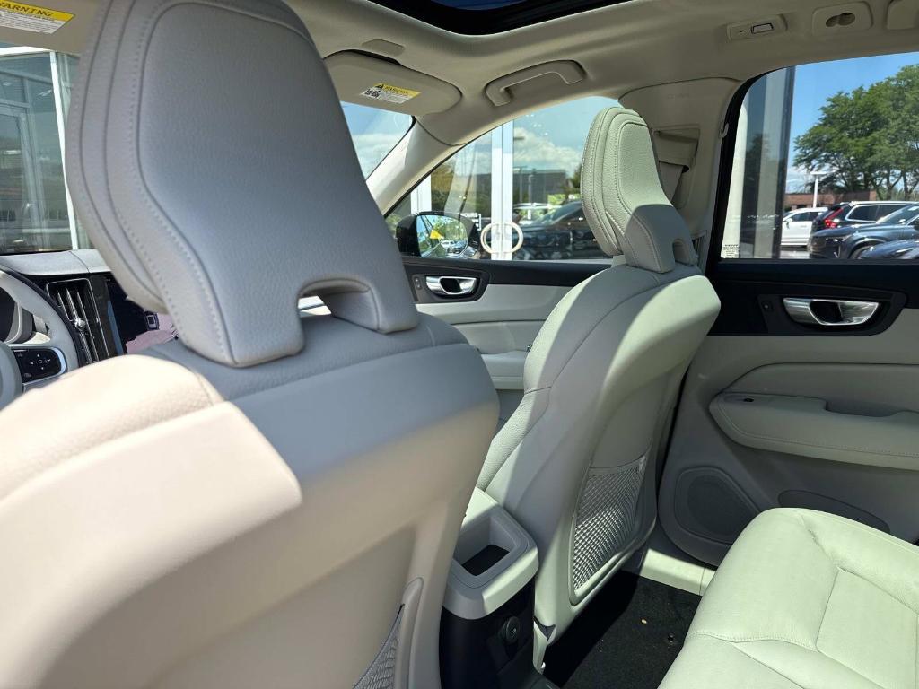 new 2025 Volvo XC60 Plug-In Hybrid car
