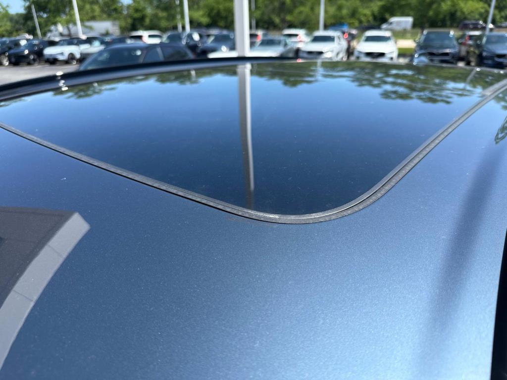 new 2025 Volvo XC60 Plug-In Hybrid car