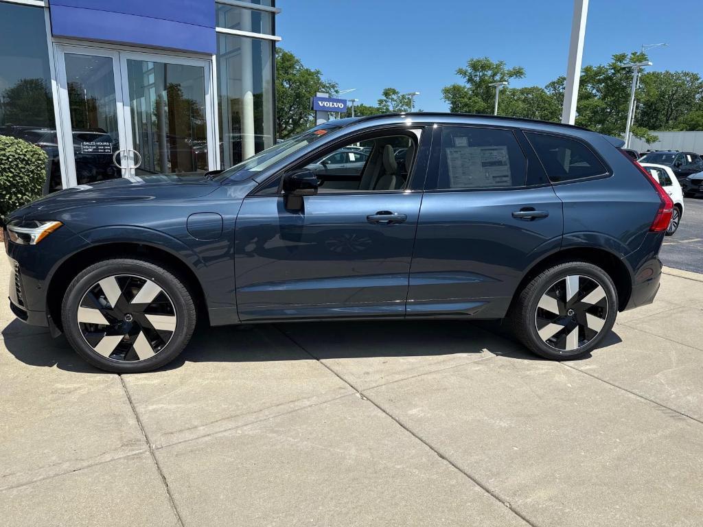 new 2025 Volvo XC60 Plug-In Hybrid car