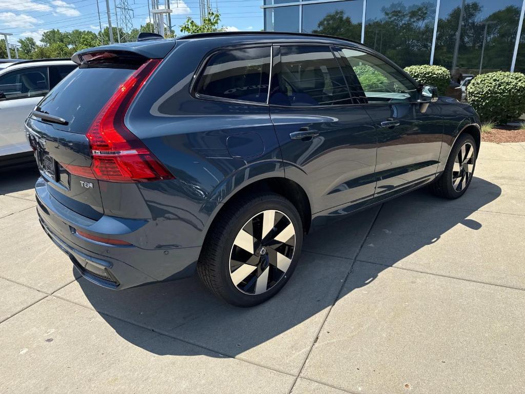 new 2025 Volvo XC60 Plug-In Hybrid car