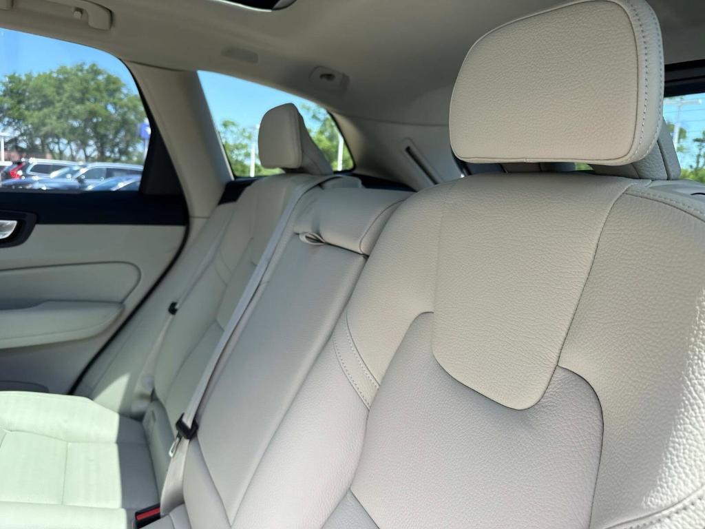 new 2025 Volvo XC60 Plug-In Hybrid car