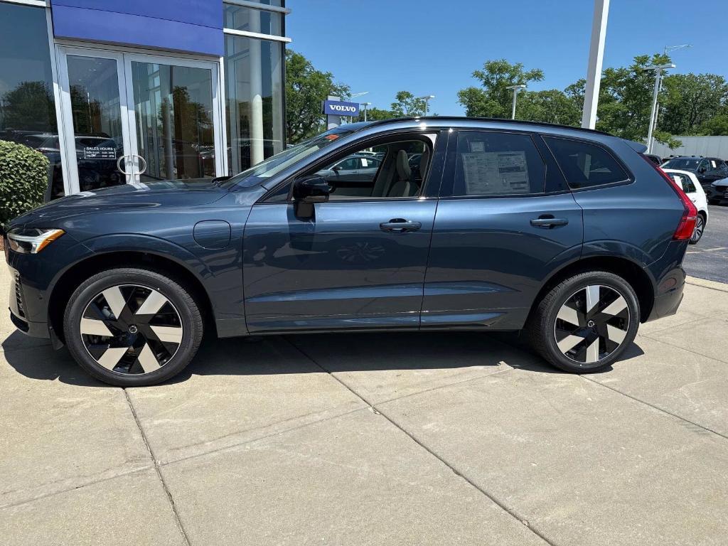 new 2025 Volvo XC60 Plug-In Hybrid car