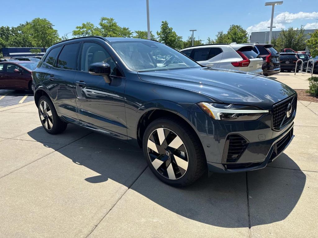 new 2025 Volvo XC60 Plug-In Hybrid car