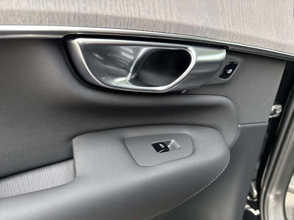 new 2026 Volvo XC90 Plug-In Hybrid car, priced at $85,625