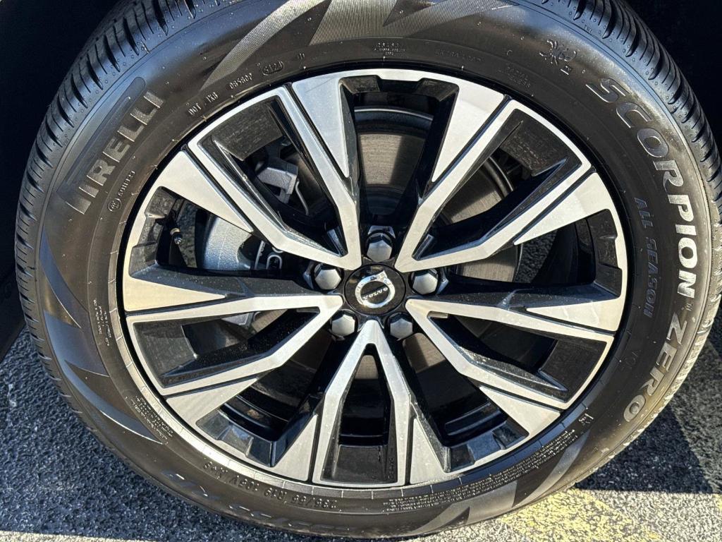 used 2025 Volvo XC60 car, priced at $40,991