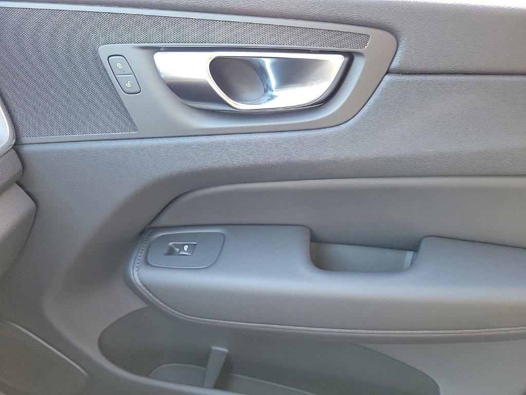 new 2025 Volvo XC60 car, priced at $51,535