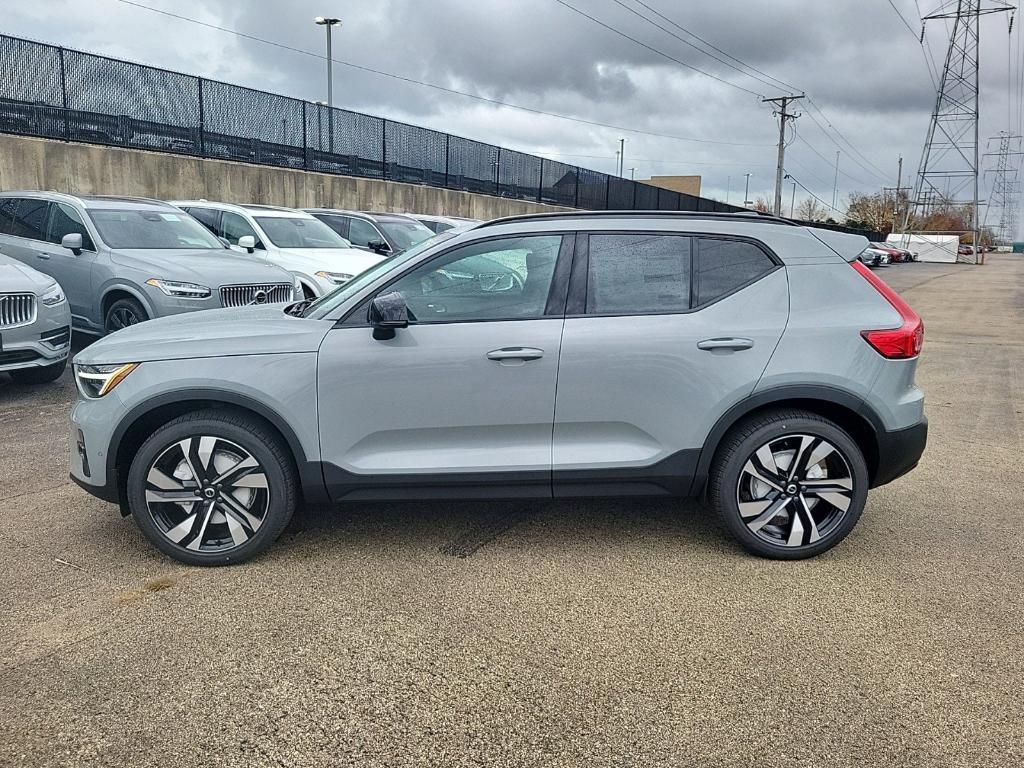 new 2025 Volvo XC40 car, priced at $49,790