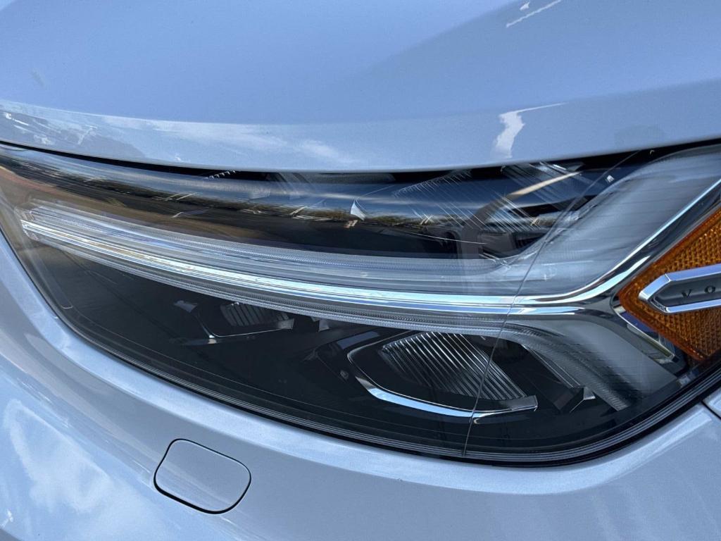 used 2022 Volvo XC40 car, priced at $29,991