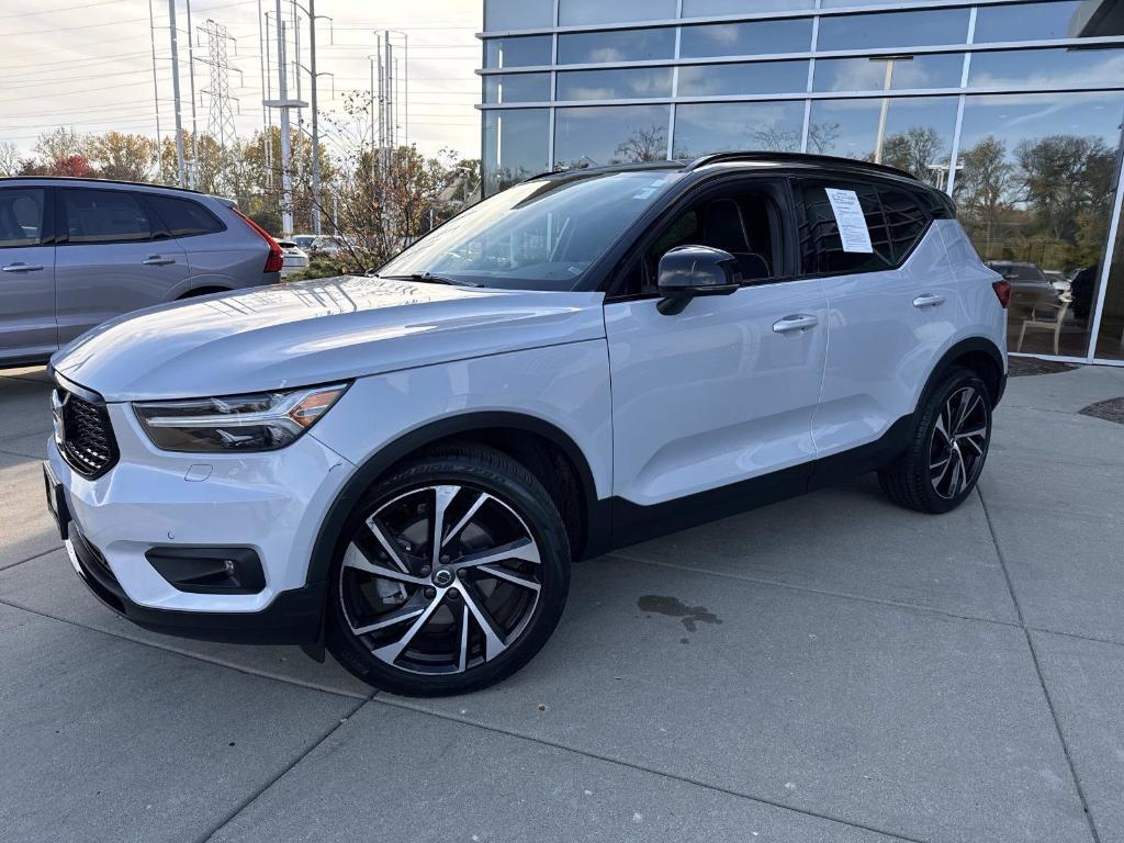 used 2022 Volvo XC40 car, priced at $29,991