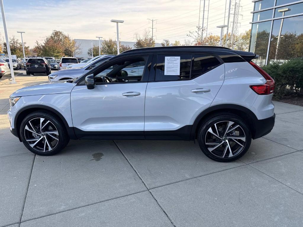 used 2022 Volvo XC40 car, priced at $29,991