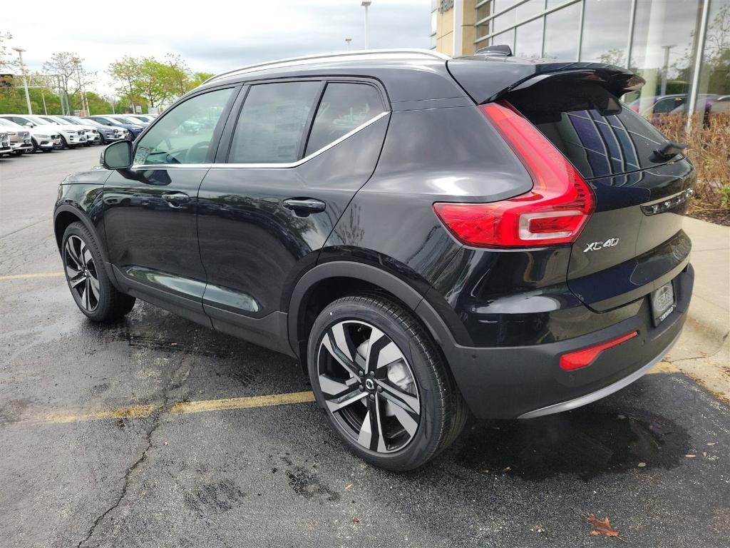 new 2025 Volvo XC40 car, priced at $52,015