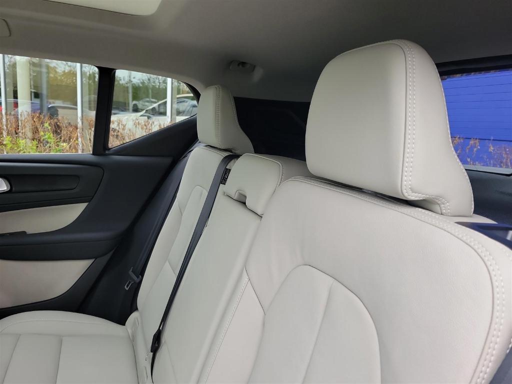 new 2025 Volvo XC40 car, priced at $52,015