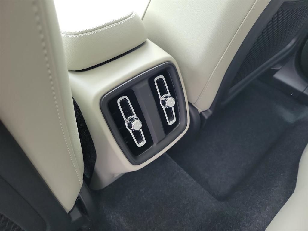 new 2025 Volvo XC40 car, priced at $52,015