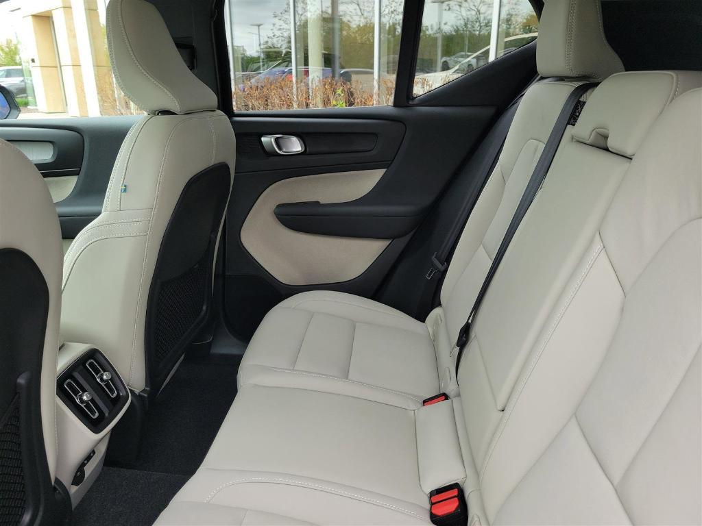 new 2025 Volvo XC40 car, priced at $52,015