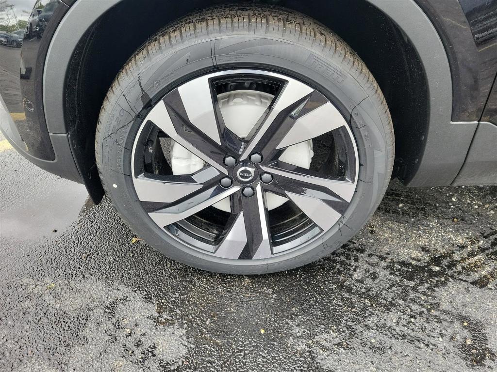 new 2025 Volvo XC40 car, priced at $52,015