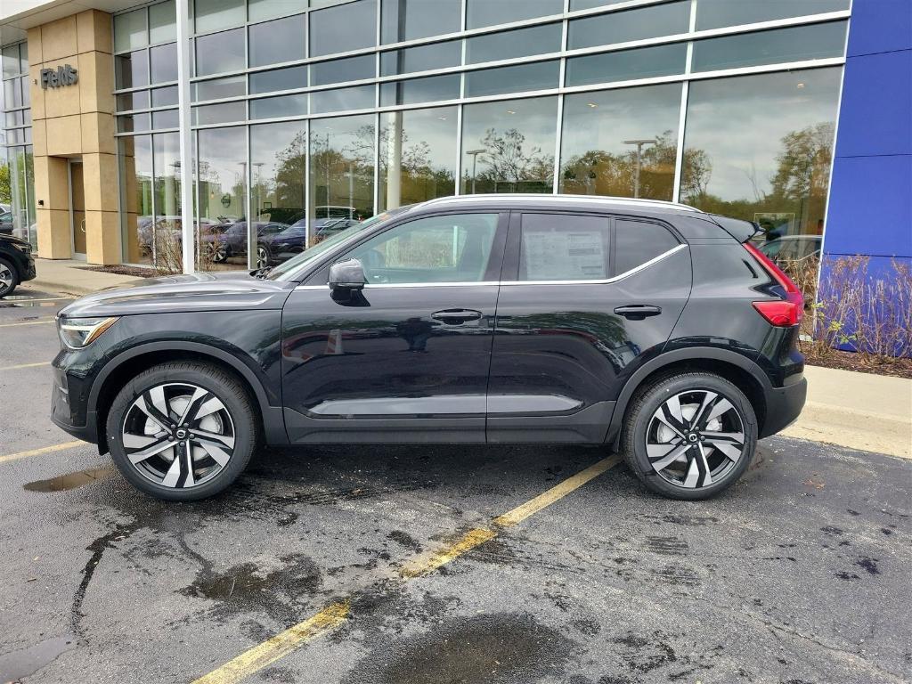new 2025 Volvo XC40 car, priced at $52,015