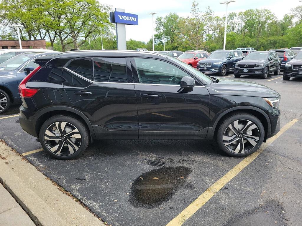 new 2025 Volvo XC40 car, priced at $52,015